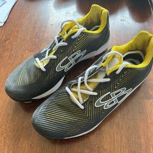 Boombah women’s cleats 9.5